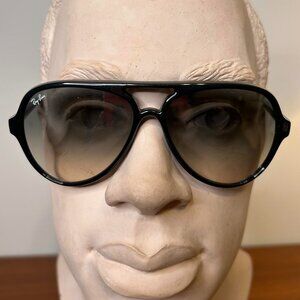 Ray-Ban Black Aviator Gradient Grey Sunglasses Unisex